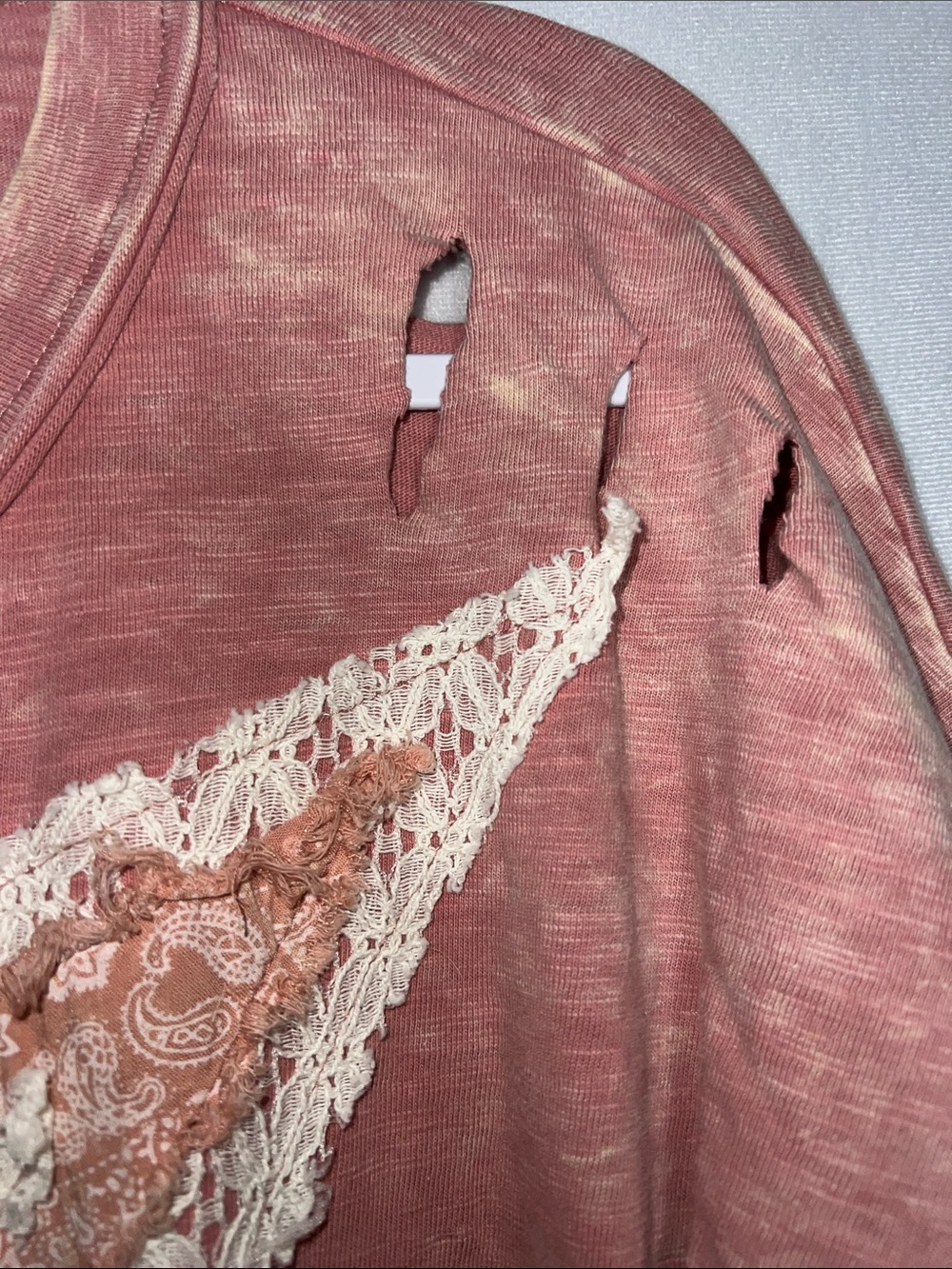 Oli & Hali Oversized Large Distressed Star Lace Graphic Tee - Mauve Pink PTP 25” - Picture 5 of 7